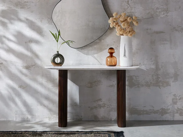 CONSOLE TABLE